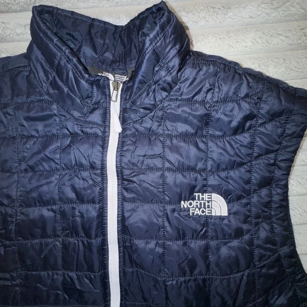 The North Face Thermoball Vest Men's Medium Blue Quilted‎ Jacket White Full Zip